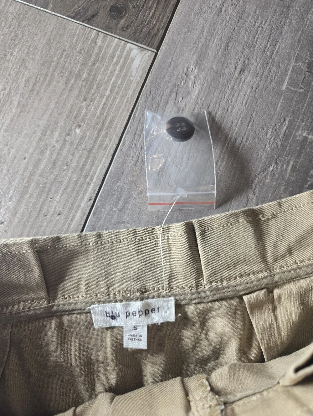 NWT Above Able Blu Pepper Tan Paperbag Waist Mini Skirt with Tie Women's Small
